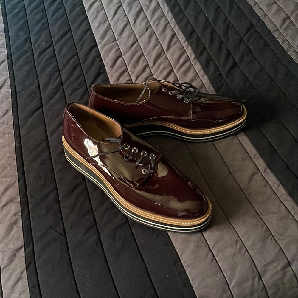 Worn once! Burgundy patent leather oxford’s purchased in Spain! Size 41
